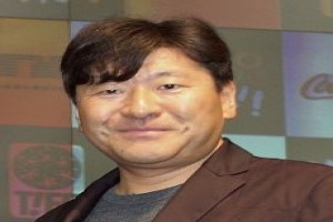 Portrait of author Koji Suzuki